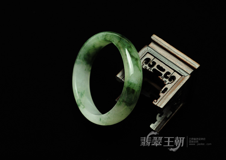冰种飘花缅甸翡翠贵妃镯（54-48.3）