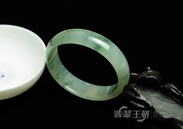 冰种飘花缅甸翡翠贵妃镯（56-51.2）