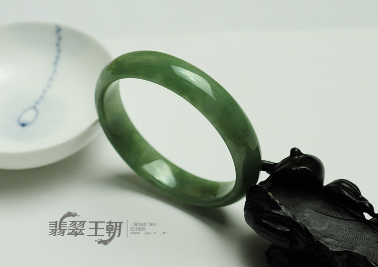 糯冰种青色缅甸翡翠手镯（58.2mm）