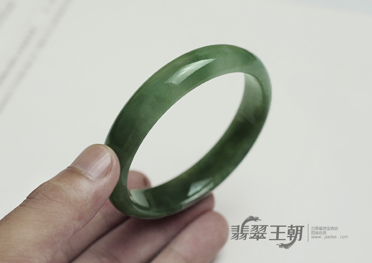 糯冰种青色缅甸翡翠手镯（58.2mm）