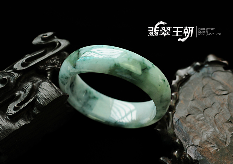 细糯种飘花缅甸翡翠手镯（57.4mm）