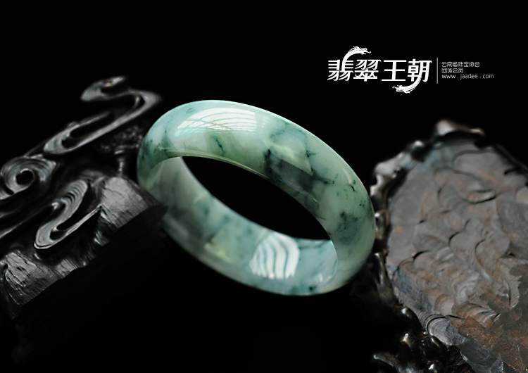 细糯种飘花缅甸翡翠手镯（57.4mm）
