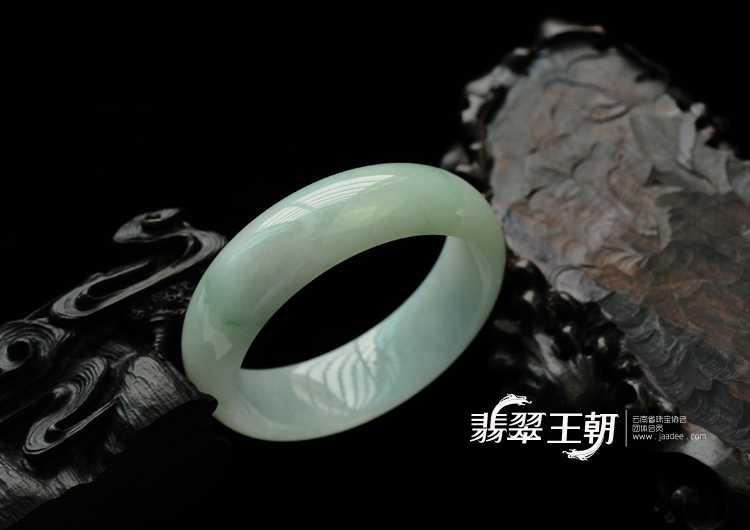 糯冰种晴水缅甸翡翠手镯（58mm）