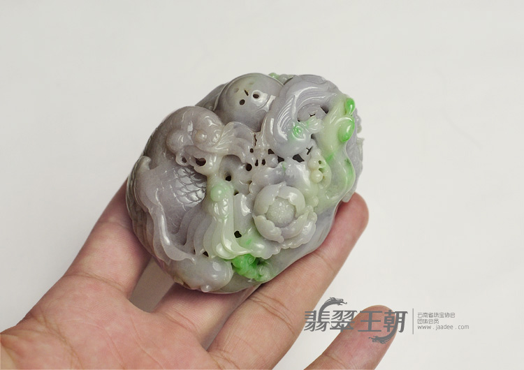 细糯种春带彩缅甸翡翠英明神武手玩件