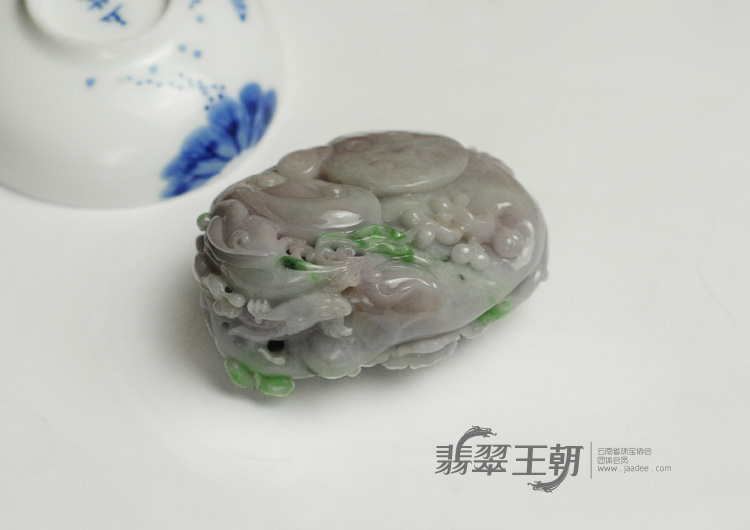 细糯种春带彩缅甸翡翠英明神武手玩件