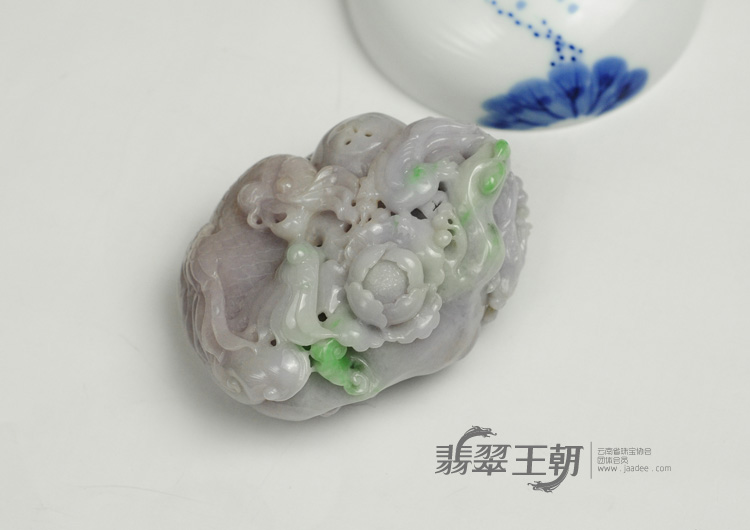 细糯种春带彩缅甸翡翠英明神武手玩件