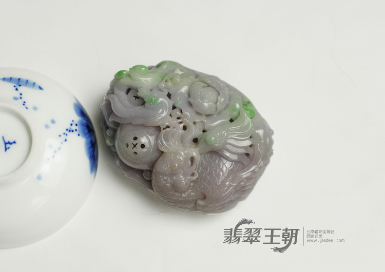 细糯种春带彩缅甸翡翠英明神武手玩件
