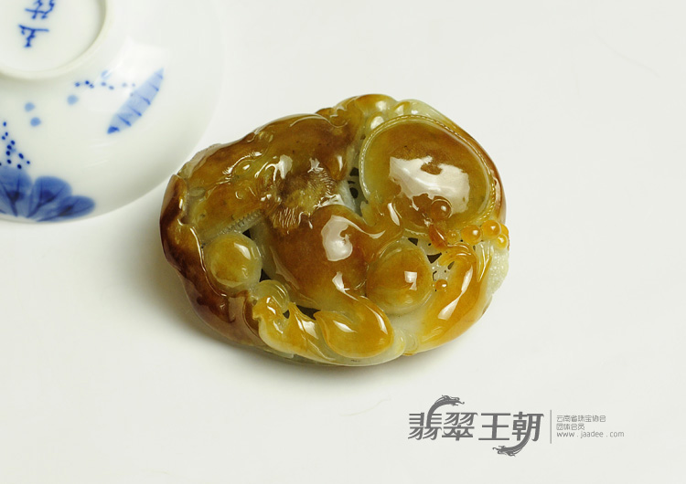 糯冰种黄翡缅甸翡翠事事如意手玩件