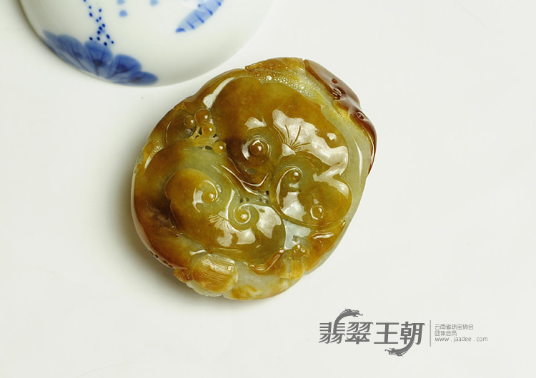 糯冰种黄翡缅甸翡翠事事如意手玩件