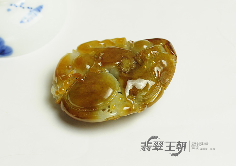 糯冰种黄翡缅甸翡翠事事如意手玩件