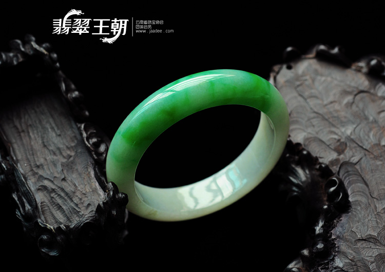 细糯种飘翠缅甸翡翠手镯（56mm）