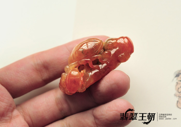 糯冰种红翡缅甸翡翠富甲天下挂件