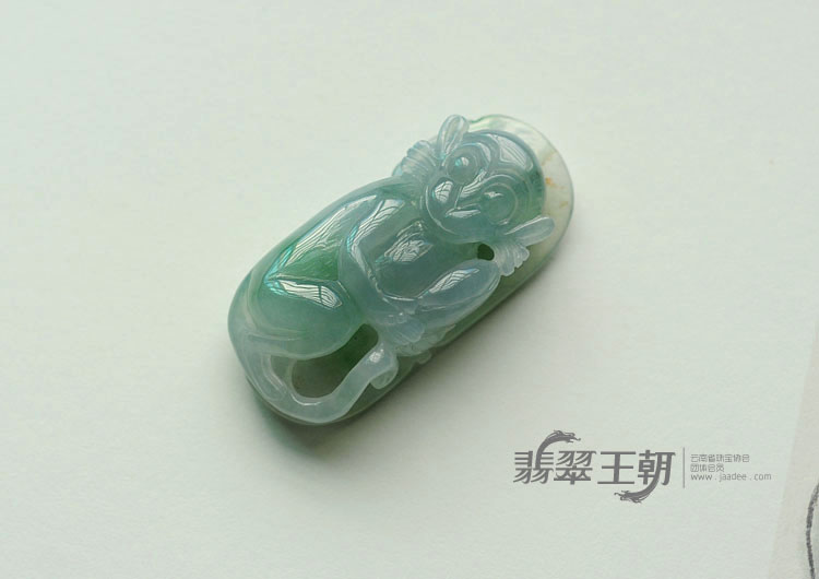冰种晴水飘花缅甸翡翠灵猴献寿挂件