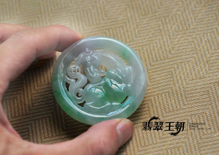 冰种紫罗兰飘翠缅甸翡翠马牌挂件
