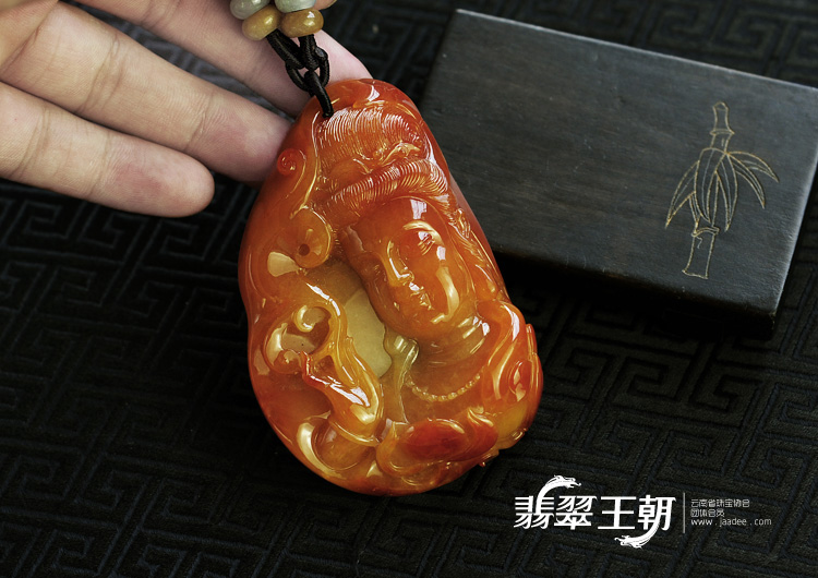 糯冰种红黄翡缅甸翡翠观音头挂件