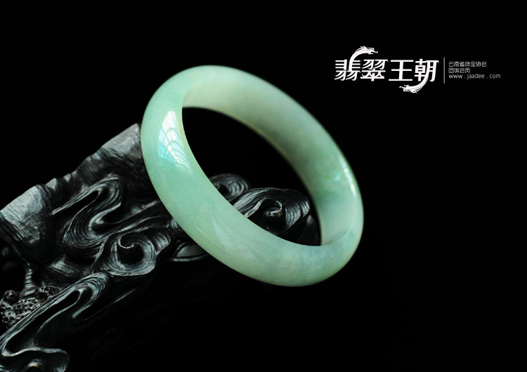 糯冰种晴水飘花缅甸翡翠手镯（56.4mm）