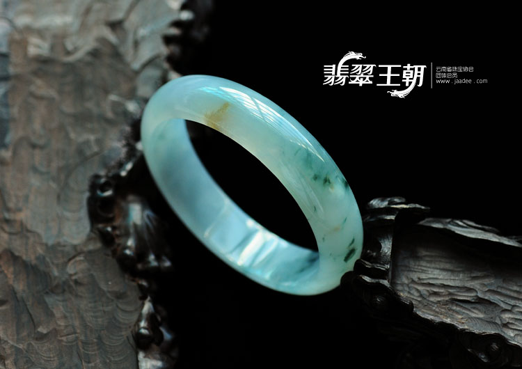 糯冰种飘花缅甸翡翠手镯（58.4mm）