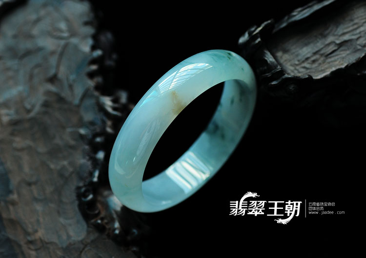 糯冰种飘花缅甸翡翠手镯（58.4mm）