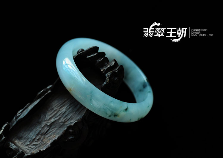 糯冰种飘花缅甸翡翠手镯（58.4mm）