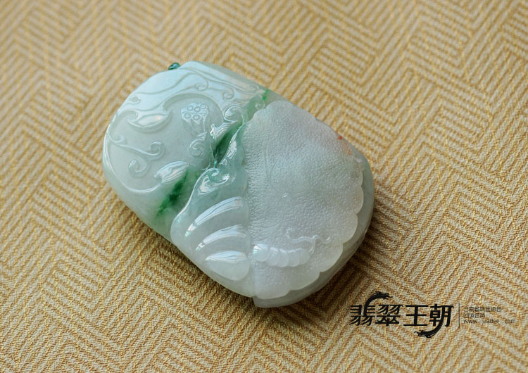 糯冰种三彩缅甸翡翠莲花观音挂件