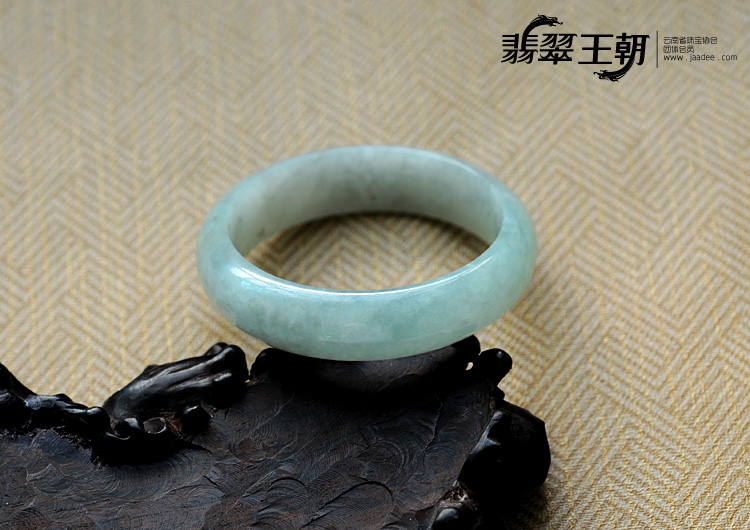 糯冰种晴水缅甸翡翠手镯（50.5mm）