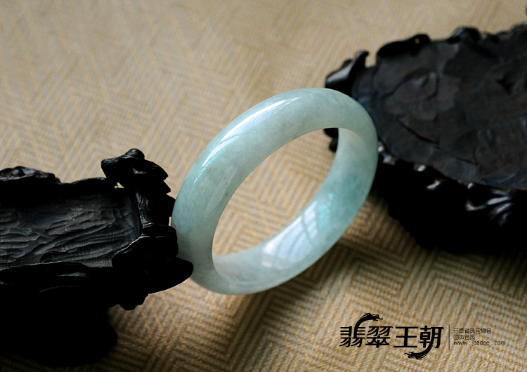 糯冰种晴水缅甸翡翠手镯（50.5mm）