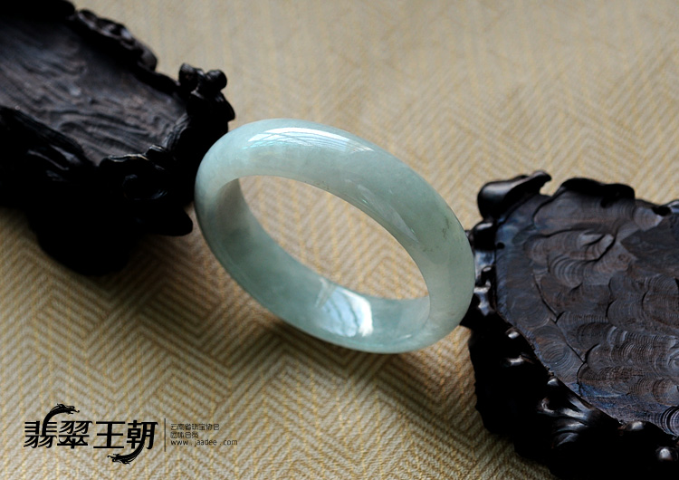糯冰种晴水缅甸翡翠手镯（50.5mm）