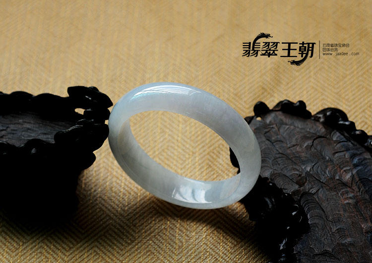 冰种淡紫罗兰缅甸翡翠手镯（58.2mm）