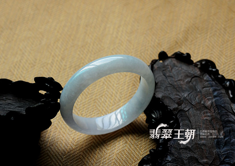 冰种淡紫罗兰缅甸翡翠手镯（58.2mm）