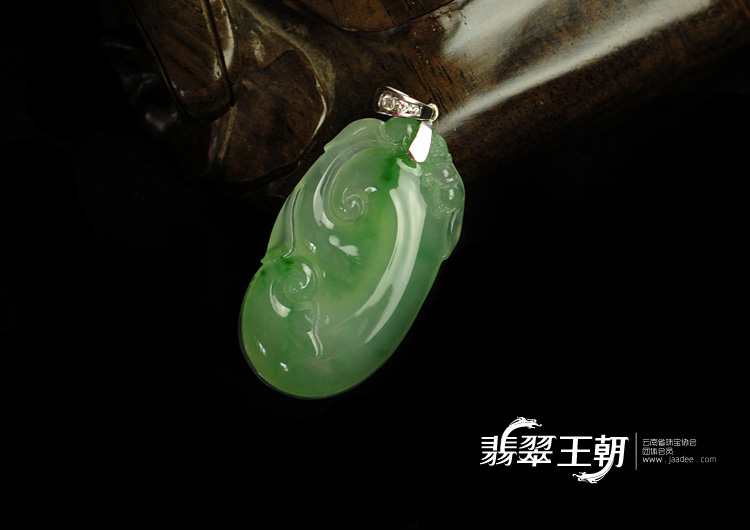 冰种绿晴飘翠缅甸翡翠如意挂件