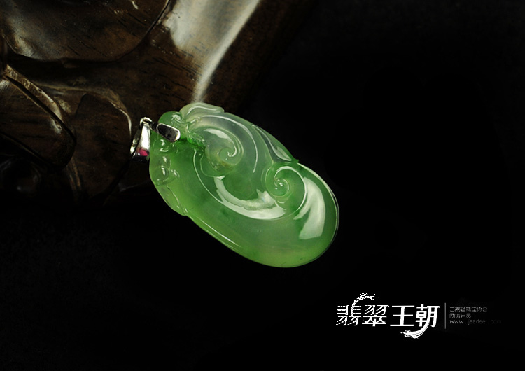 冰种绿晴飘翠缅甸翡翠如意挂件