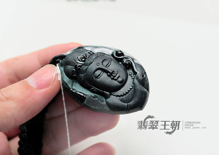 糯冰种墨翠缅甸翡翠观音头挂件