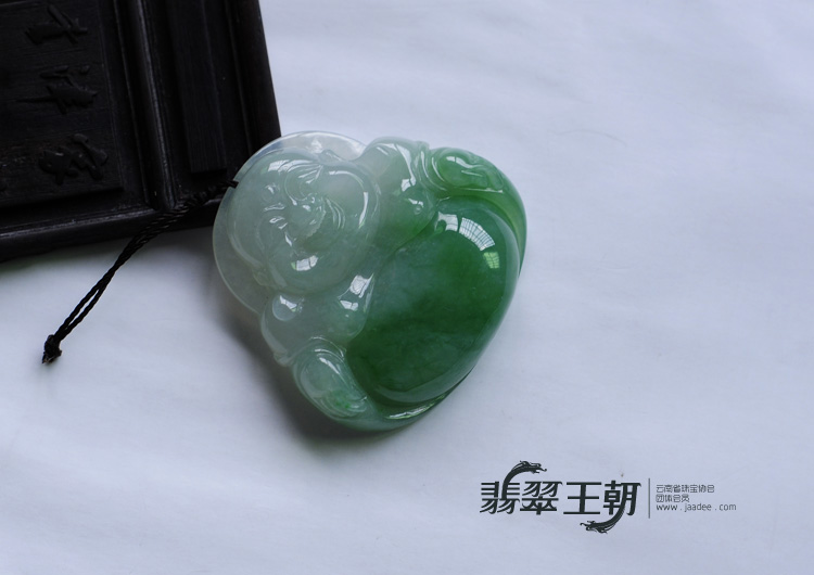 糯冰种翠色缅甸翡翠玉佛挂件