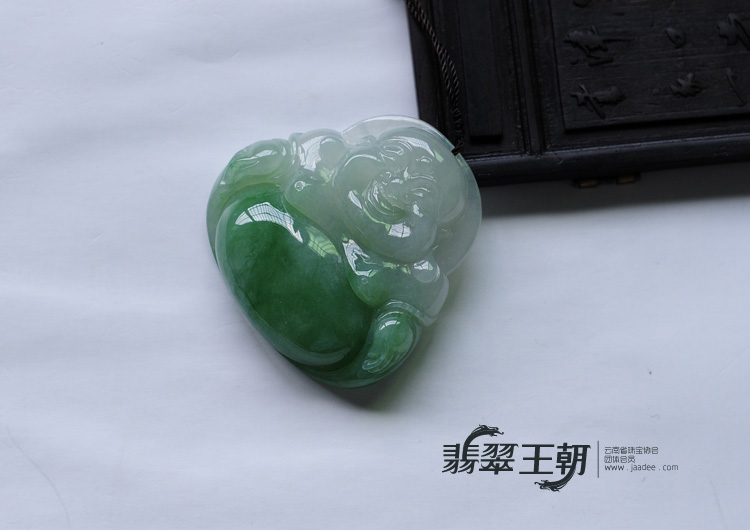 糯冰种翠色缅甸翡翠玉佛挂件
