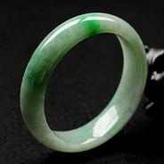 细糯种翠色缅甸翡翠手镯（55.34mm）