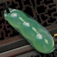 冰玻种晴水缅甸翡翠四季豆挂件