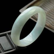 糯冰种晴水缅甸翡翠手镯（56.2mm）