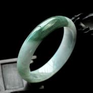 糯冰种蓝晴水缅甸翡翠手镯（57.4mm）