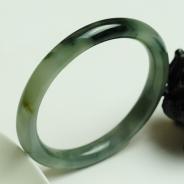 糯冰种飘花缅甸翡翠圆条手镯（54.9mm）
