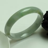 糯冰种晴水缅甸翡翠手镯（55.9mm）