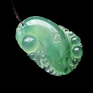 冰种飘花缅甸翡翠福瓜挂件