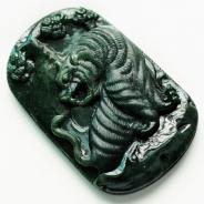 糯冰种墨翠缅甸翡翠虎牌挂件