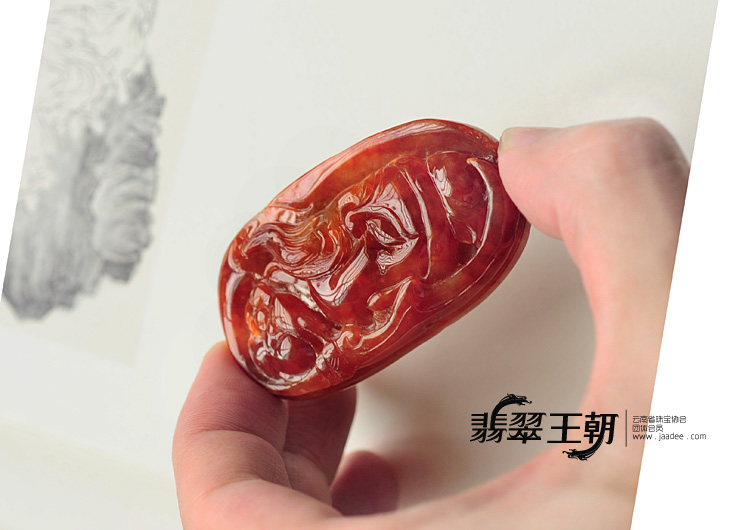 糯冰种红翡缅甸翡翠关公头挂件