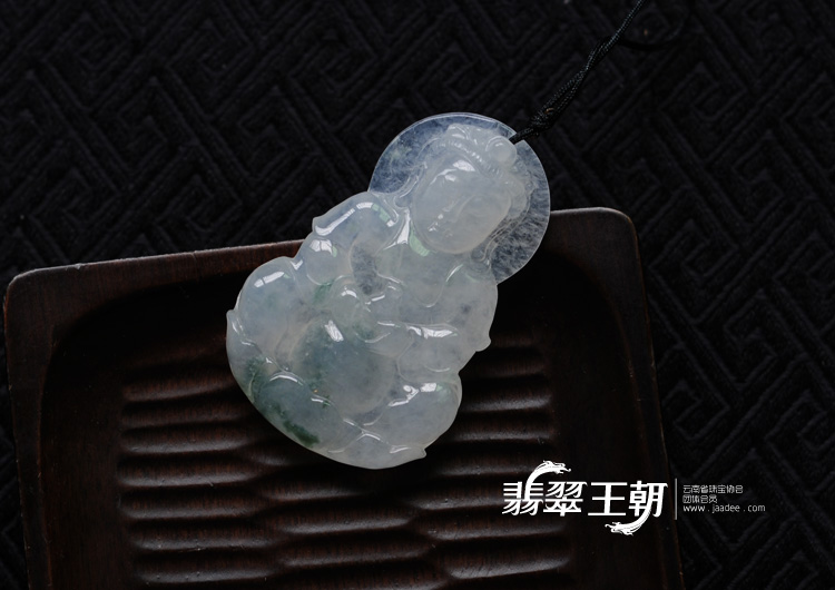 冰种飘花缅甸翡翠观音挂件