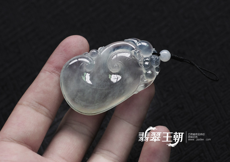 冰玻种晴水缅甸翡翠如意挂件
