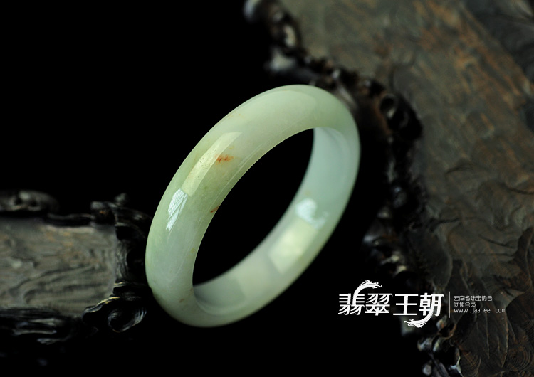 糯冰种浅晴缅甸翡翠手镯（55.4mm）