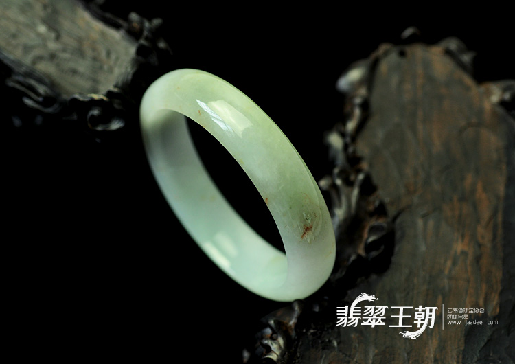 糯冰种浅晴缅甸翡翠手镯（55.4mm）
