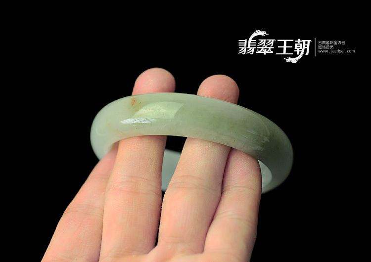 糯冰种浅晴缅甸翡翠手镯（55.4mm）