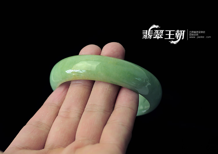 细糯种晴水缅甸翡翠手镯（53.9mm）