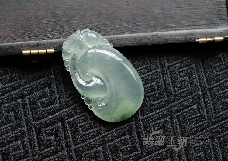 冰种飘花缅甸翡翠如意寿挂件